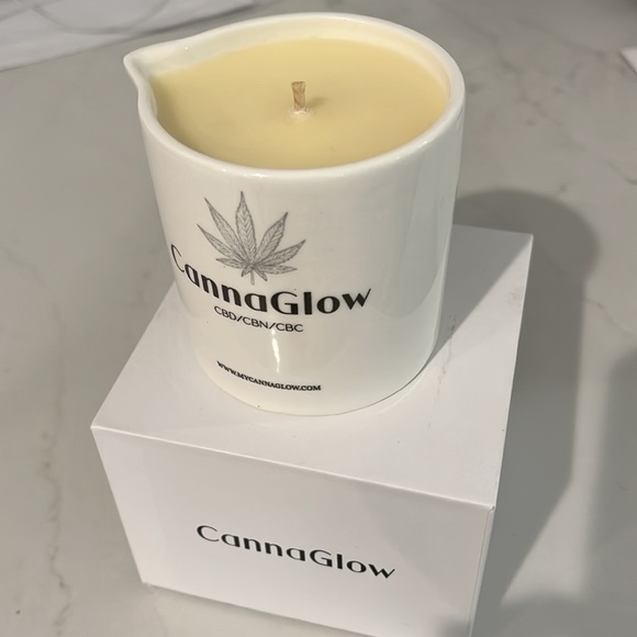 CannaGlow Candle - Picture 3 of 4